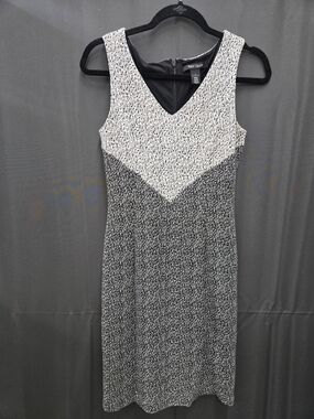 White House Black Market - V‑Neck Block Color Midi Dress